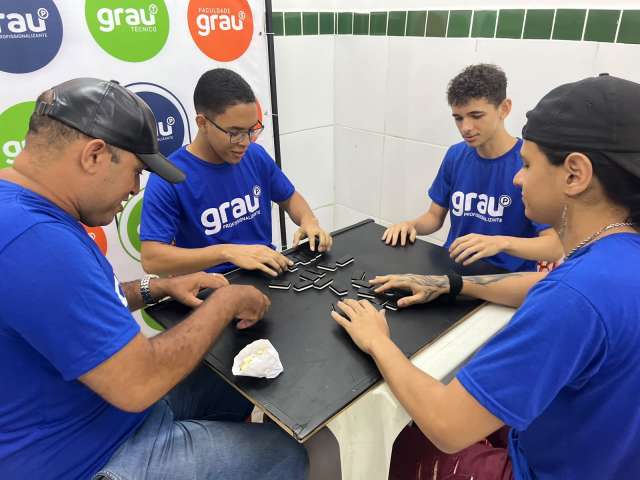 Grau